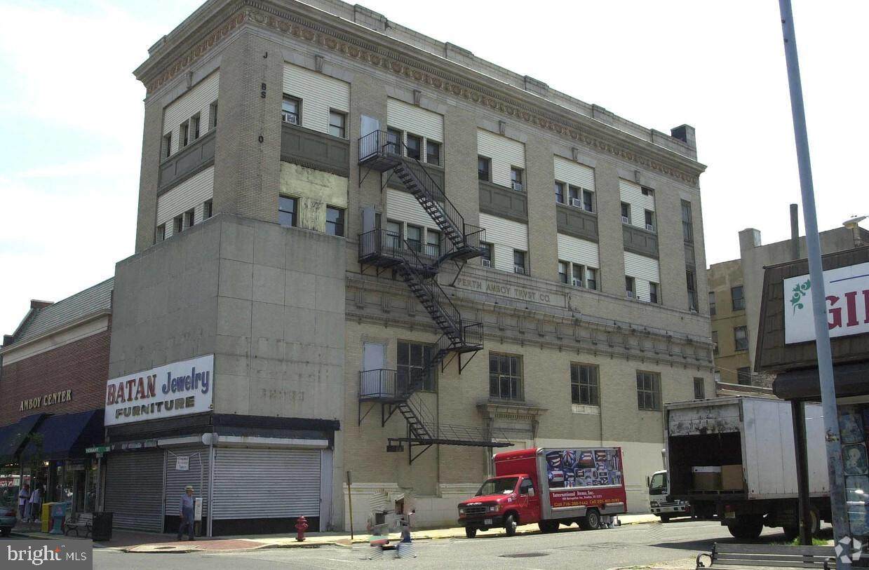 147 Smith Street - Photo 1