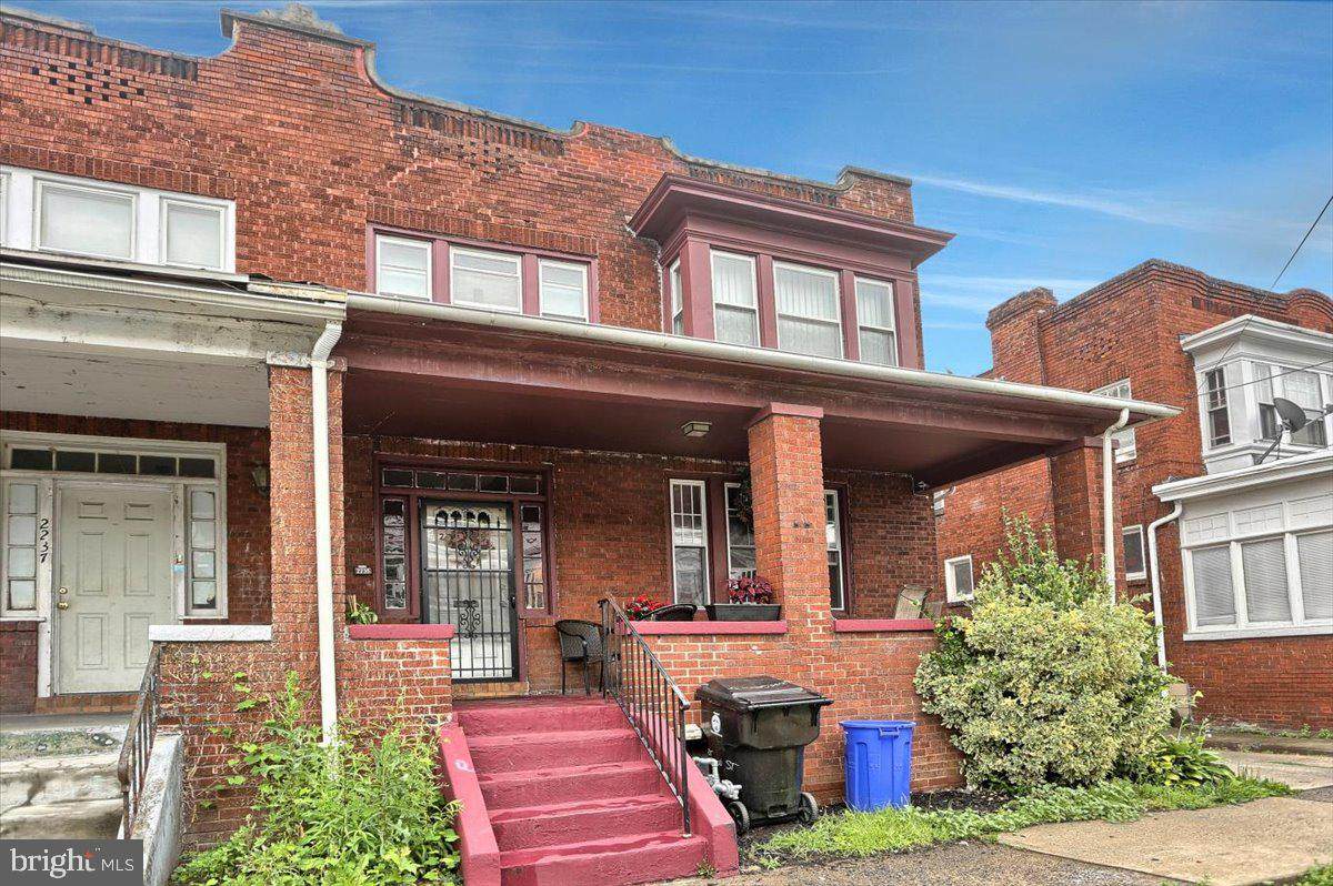 2235 Green Street - Photo 1