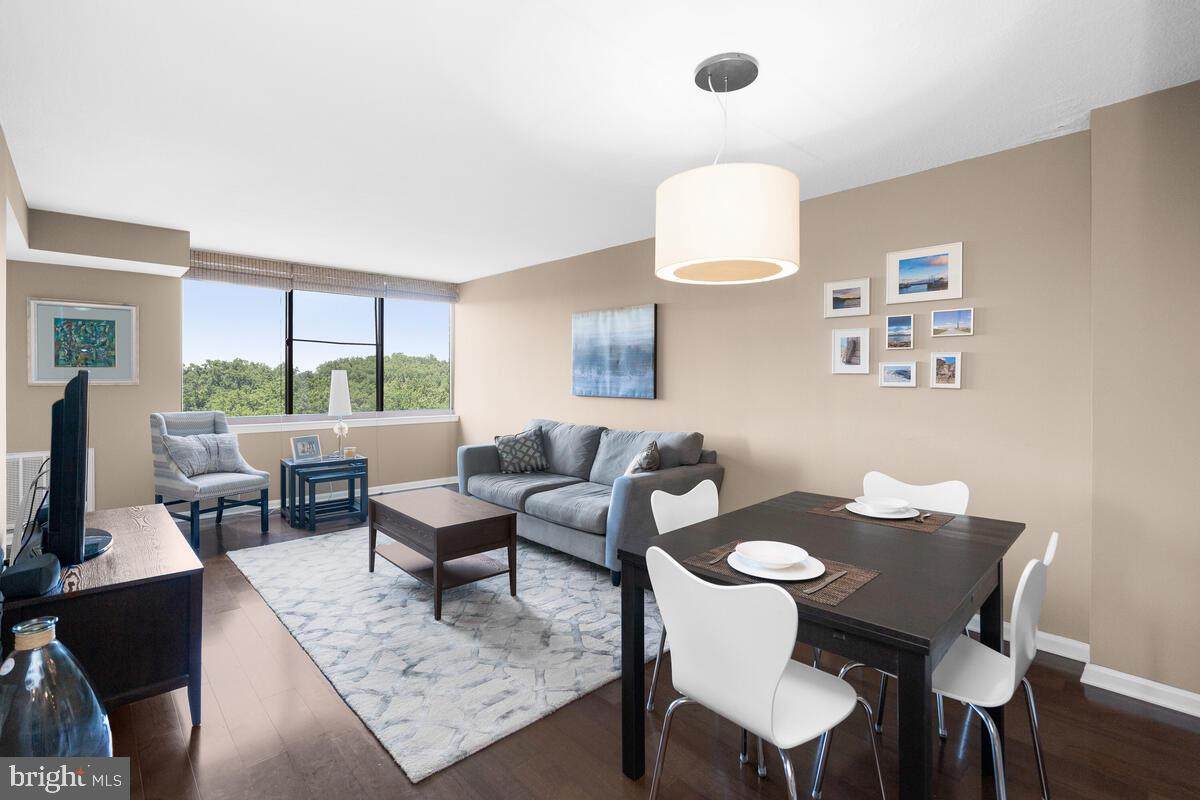 10101 Grosvenor Place - Photo 1