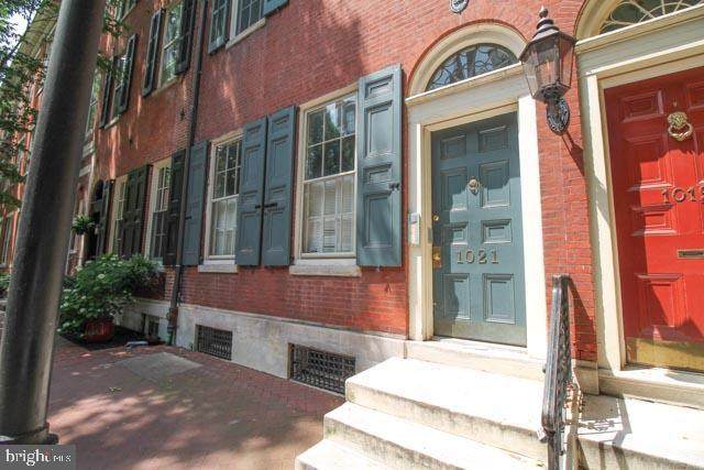 1021 Clinton Street - Photo 1