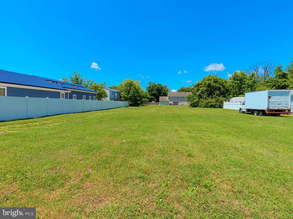 526 Union Street - Photo 1