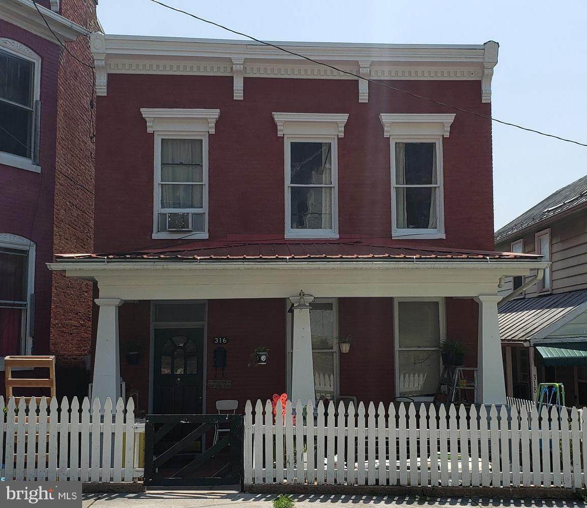 316 Columbia Street - Photo 1