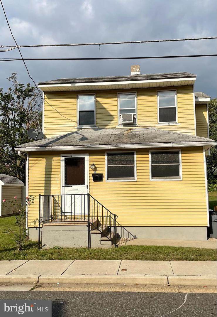 17 Woodbine Avenue - Photo 1