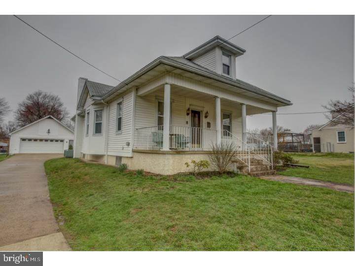 1626 Graham Avenue - Photo 1