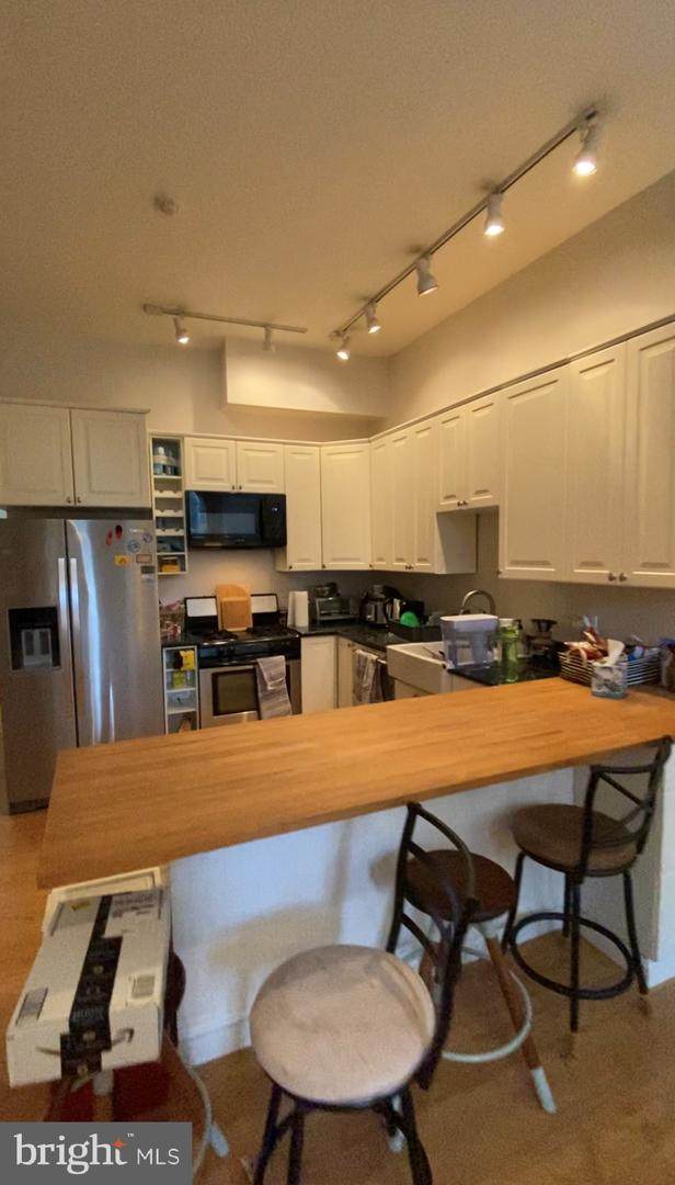 1934 7TH Street - Photo 1