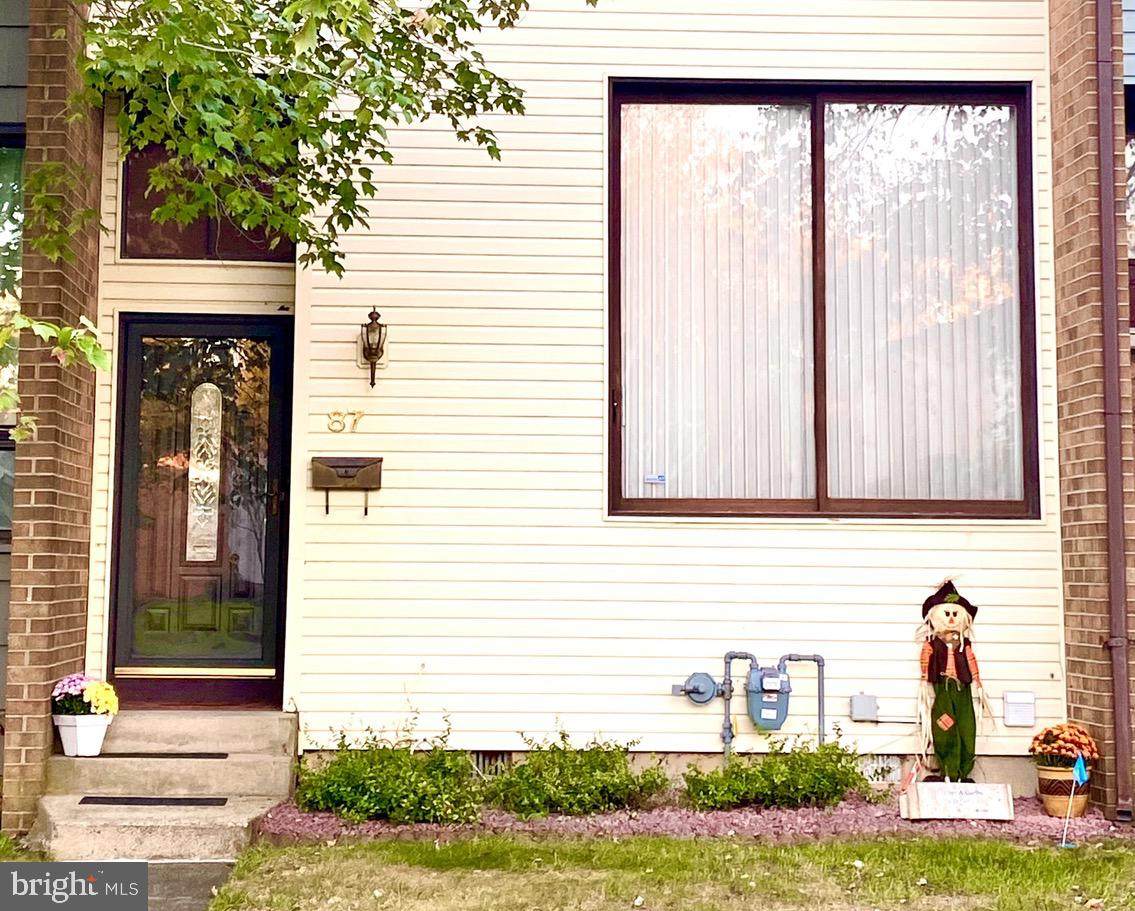 87 Garrison - Photo 1