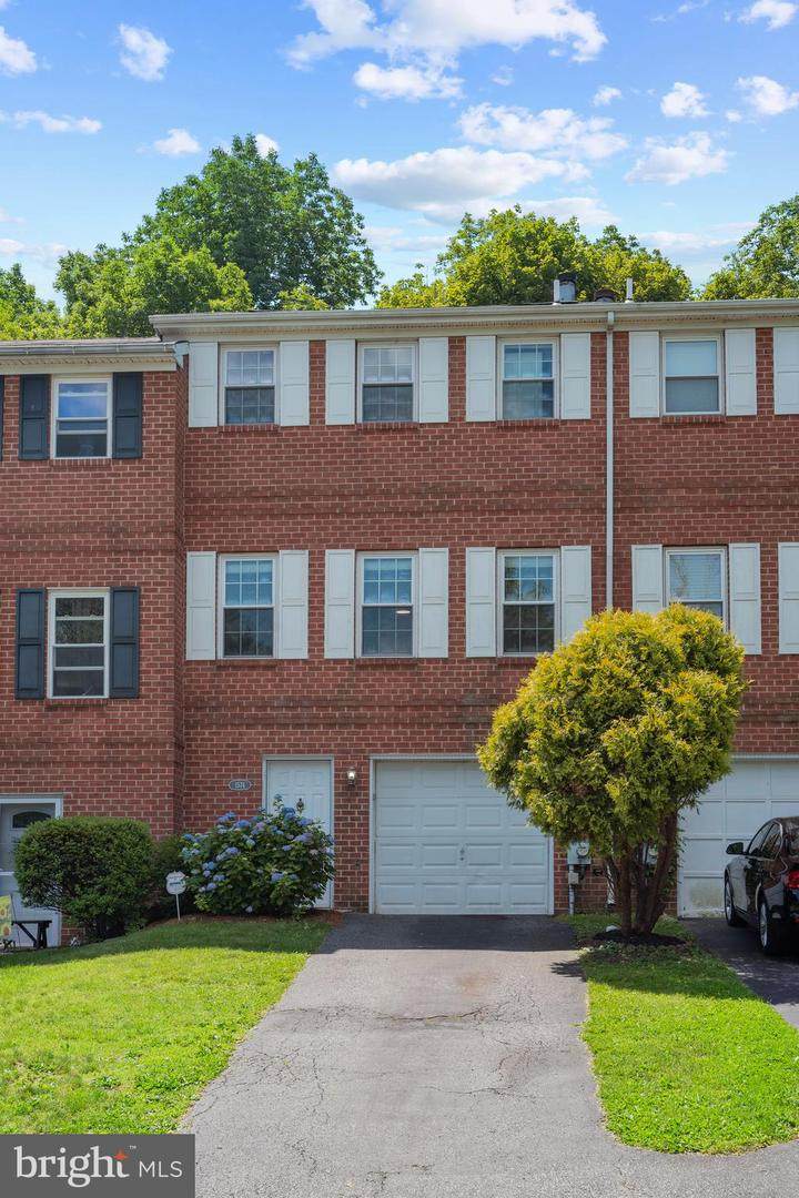 1574 Coventry Lane - Photo 1