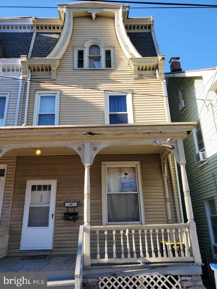 22 4TH Street - Photo 1