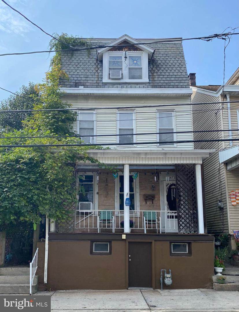 673 2ND Street - Photo 1