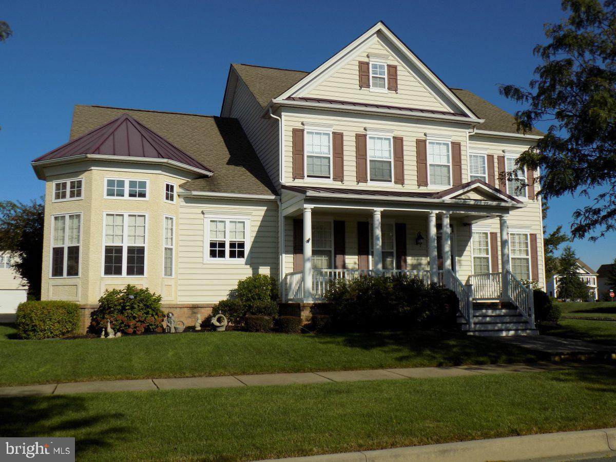 714 Idlewyld Drive - Photo 1