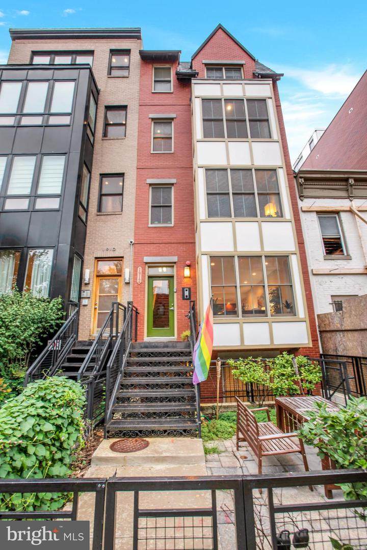 1912 8TH Street - Photo 1