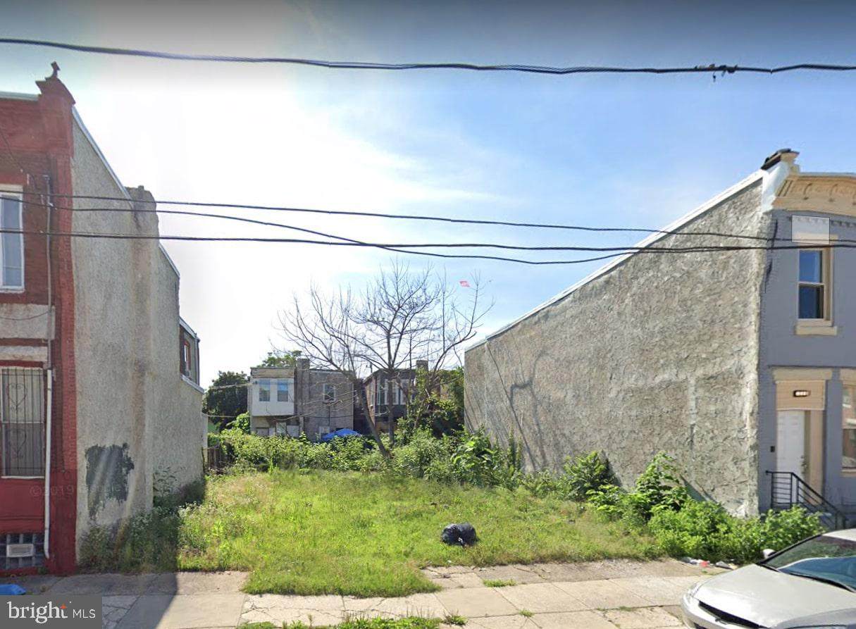 2122 32ND Street - Photo 1