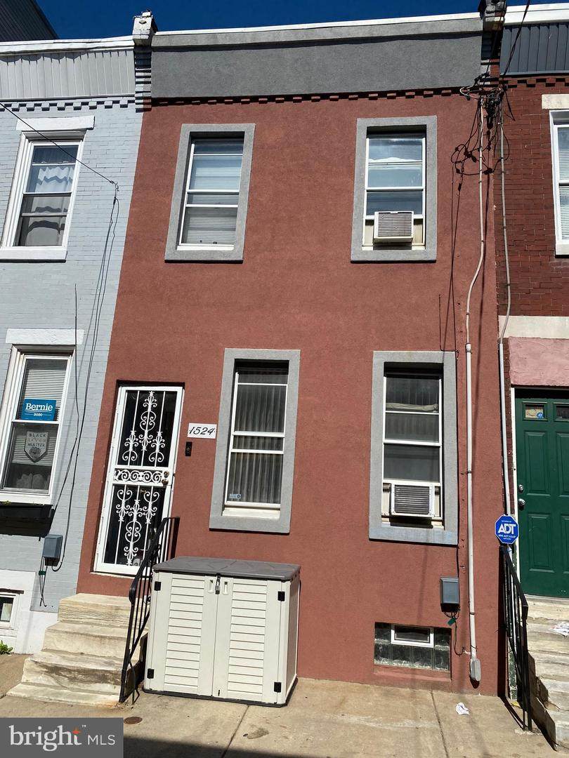 1524 Capitol Street - Photo 1
