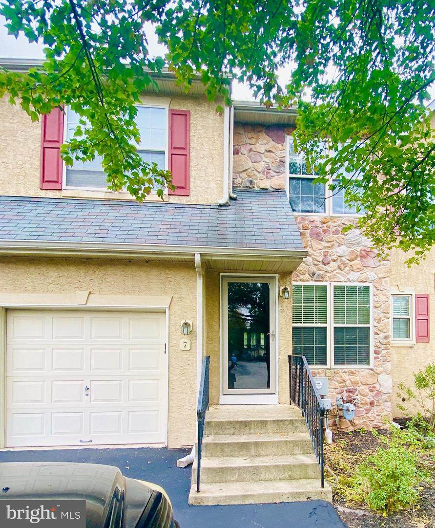 7 Chadwick Circle - Photo 1