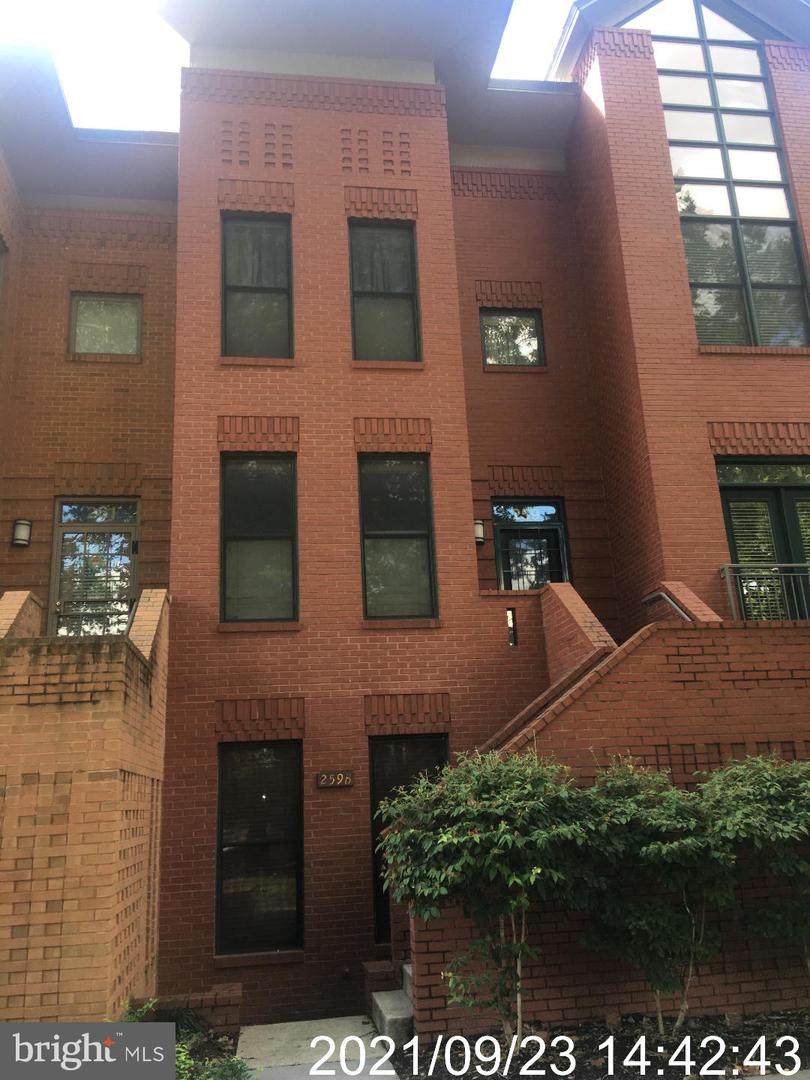 259 14TH Street - Photo 1