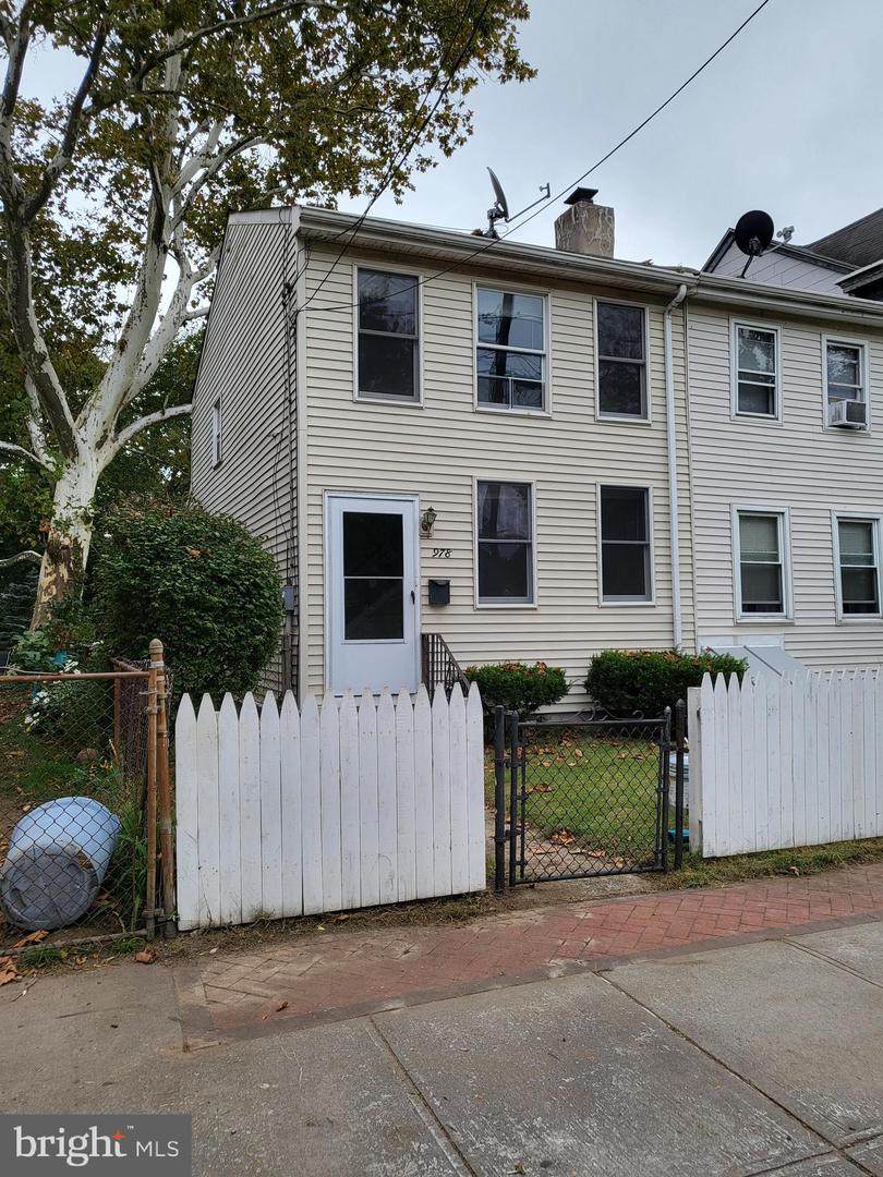 978 Lamberton Street - Photo 1