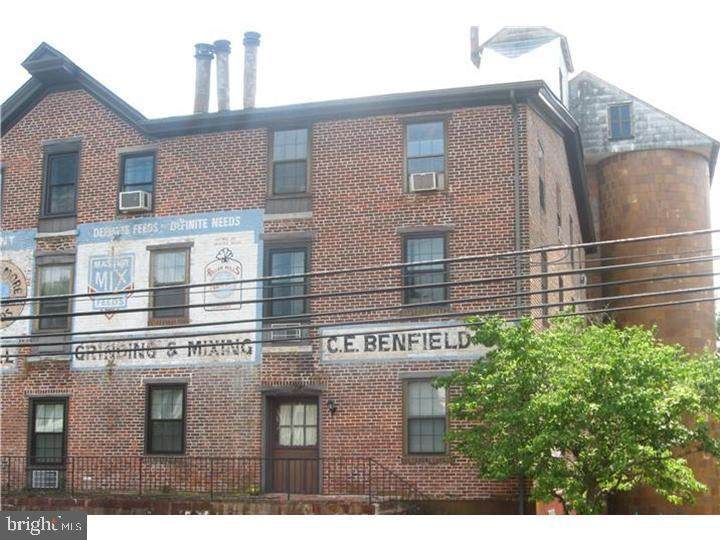 624 Walnut Street - Photo 1