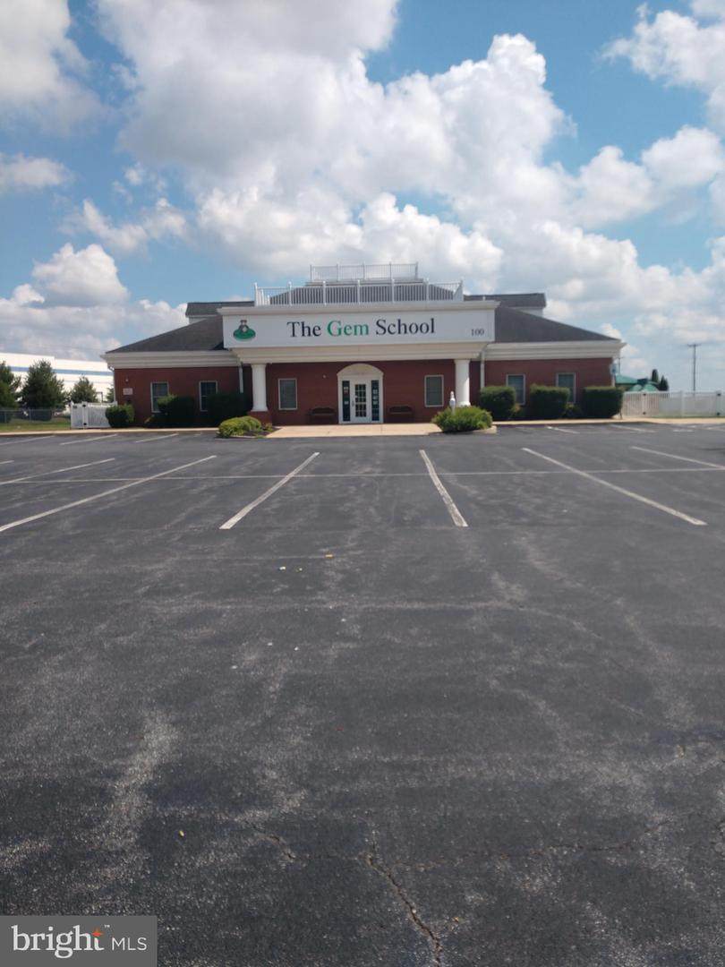 100 Patriot Dr - Photo 1