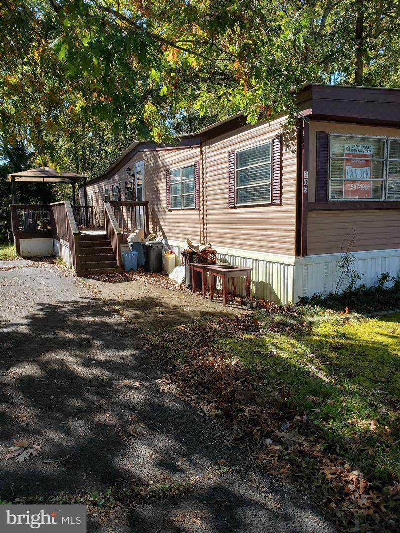 105 Chestnut Drive - Photo 1