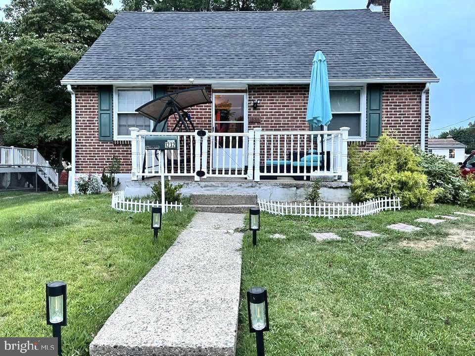 1232 Essex - Photo 1