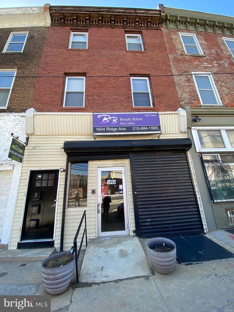 1604 Ridge Avenue - Photo 1