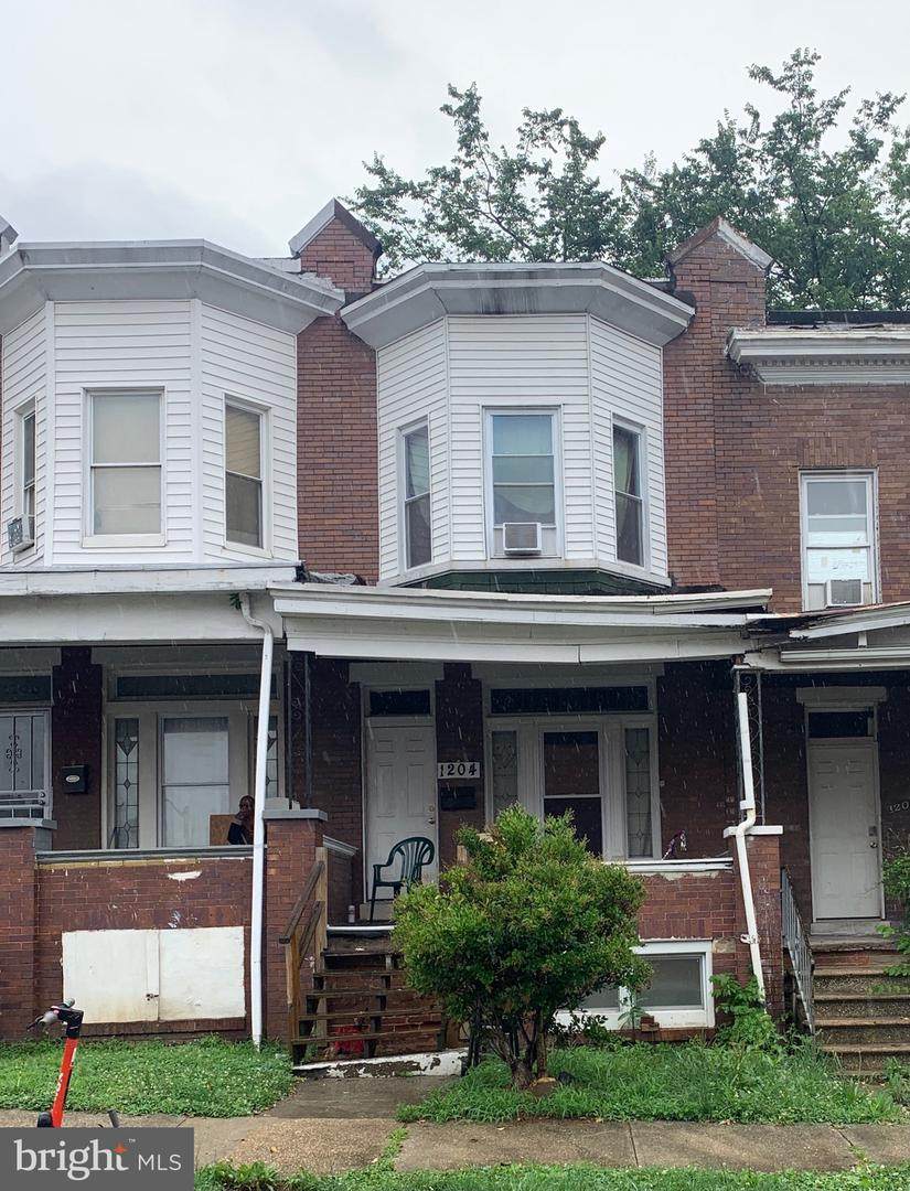 1204 Longwood Street - Photo 1