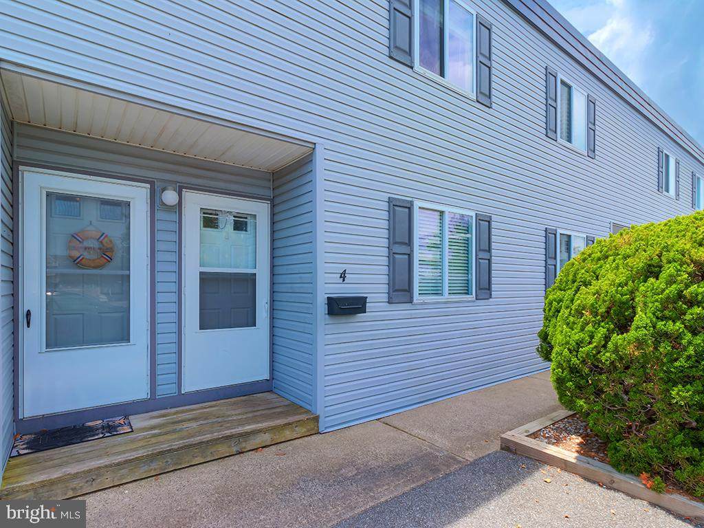 719 Rusty Anchor Road - Photo 1