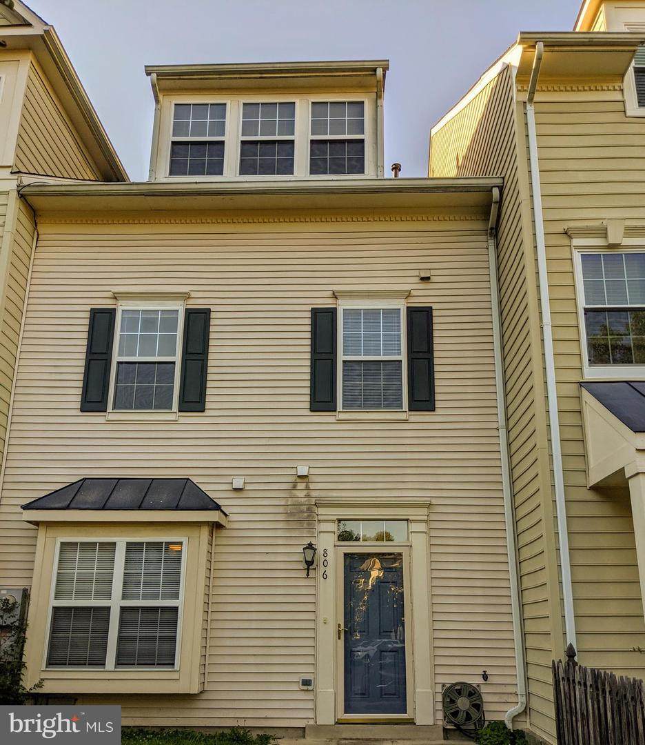 806 Estuary Drive - Photo 1
