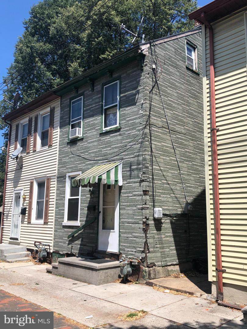 1017 Orchard Avenue - Photo 1
