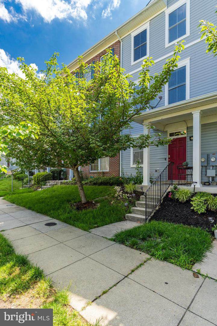 3144 15TH Place - Photo 1