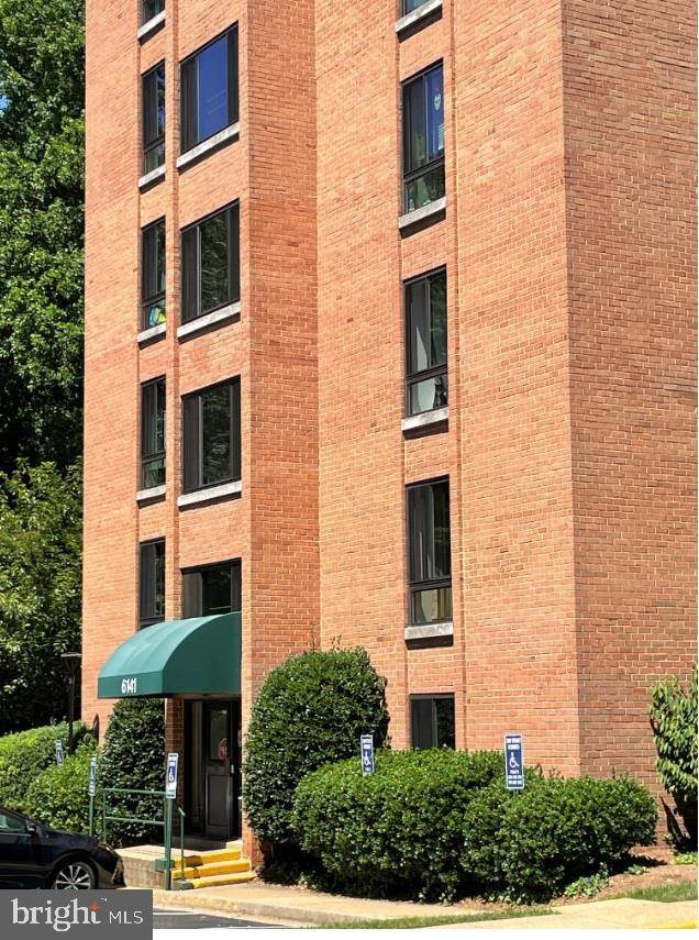 6141 Leesburg Pike - Photo 1