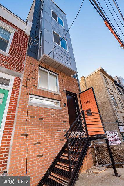 2140 Albert Street - Photo 1