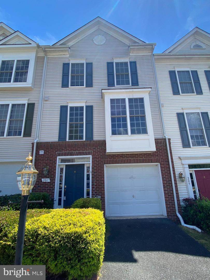 207 Galway Lane - Photo 1