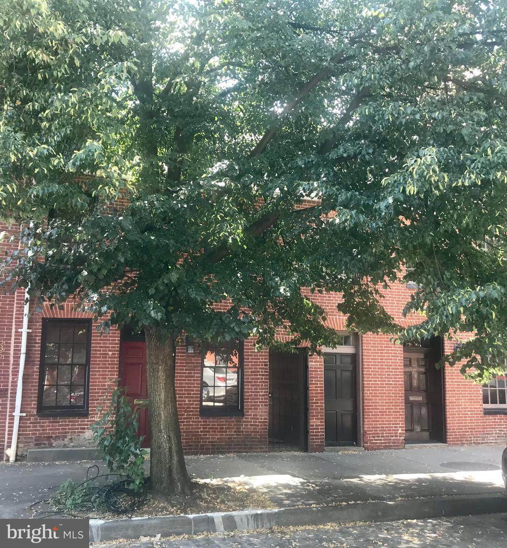 832 Bond Street - Photo 1