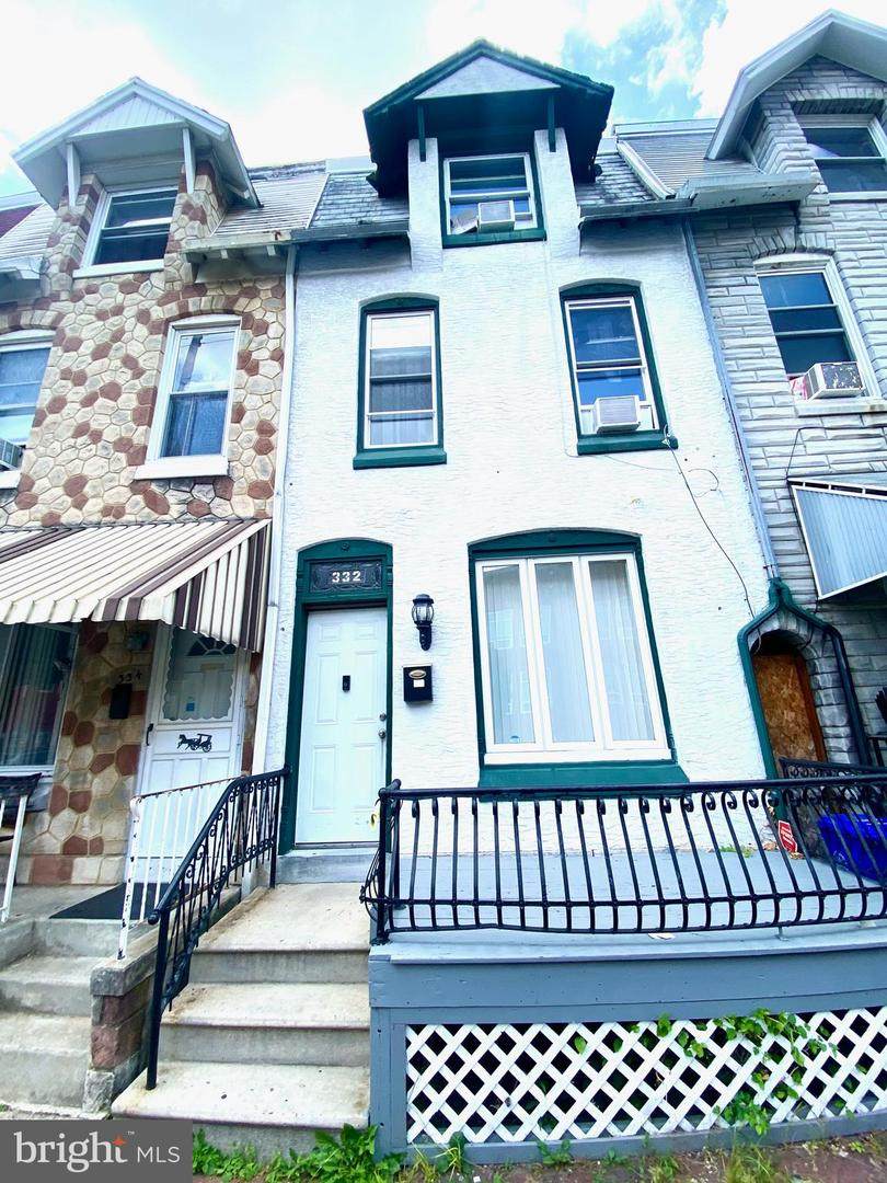 332 10TH Street - Photo 1