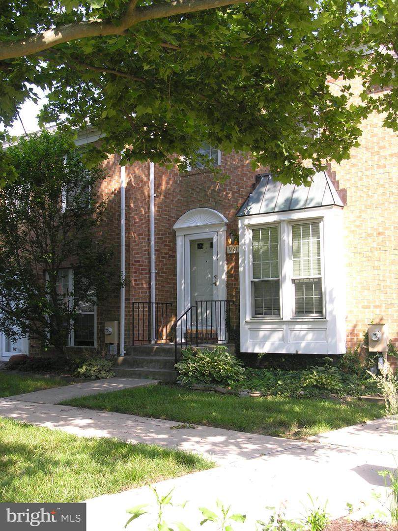 921 Dartmouth Glen Way - Photo 1