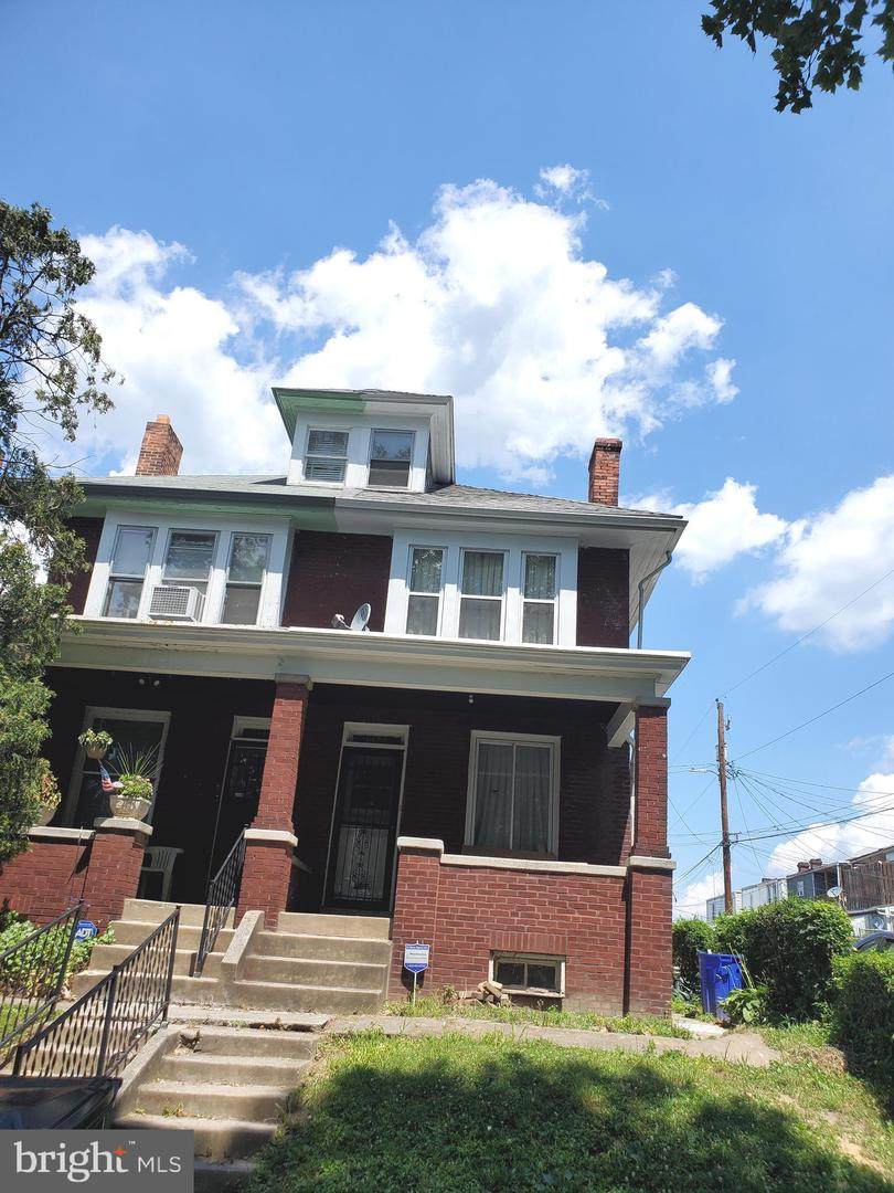 1424 Verbeke Street - Photo 1