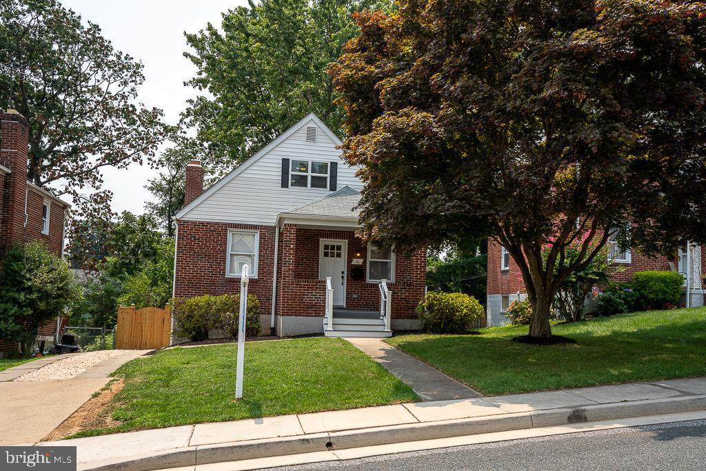 5 Manor Avenue - Photo 1