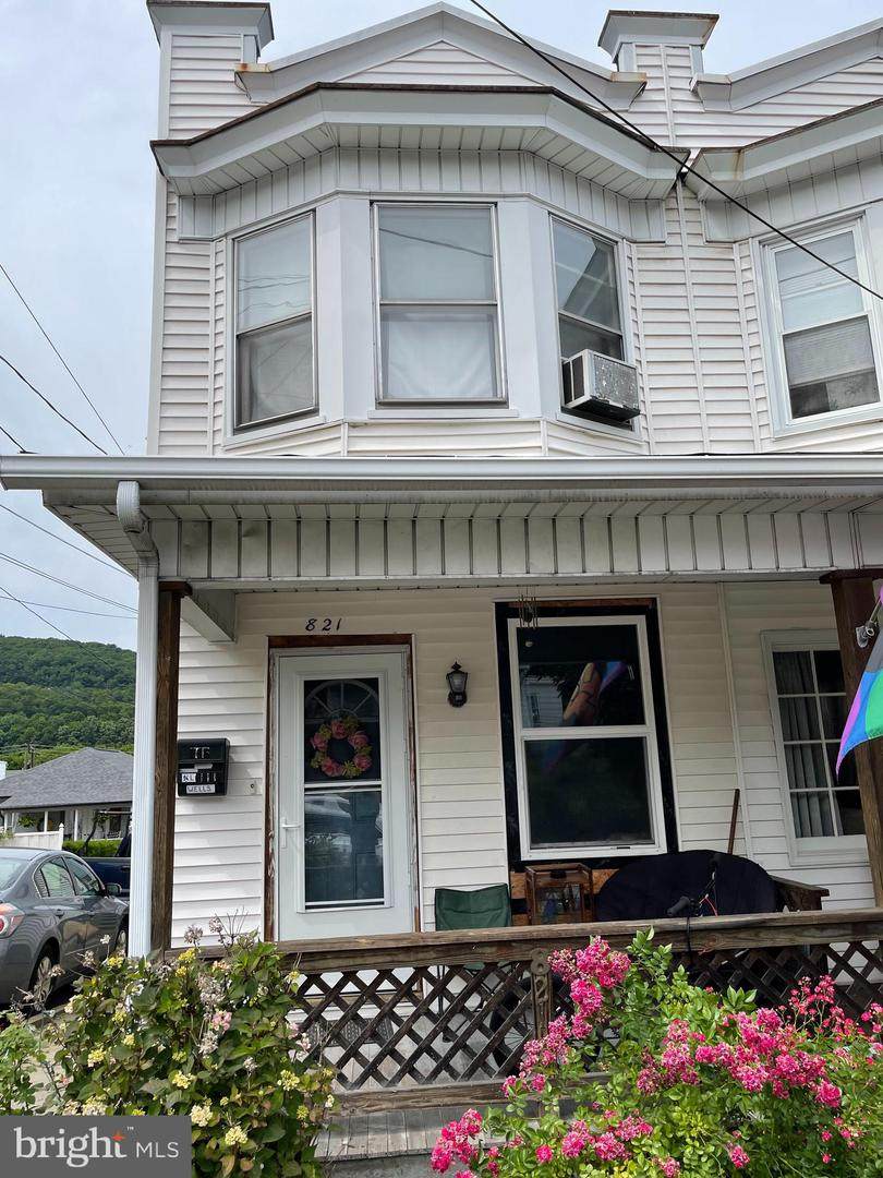821 Spruce Street - Photo 1
