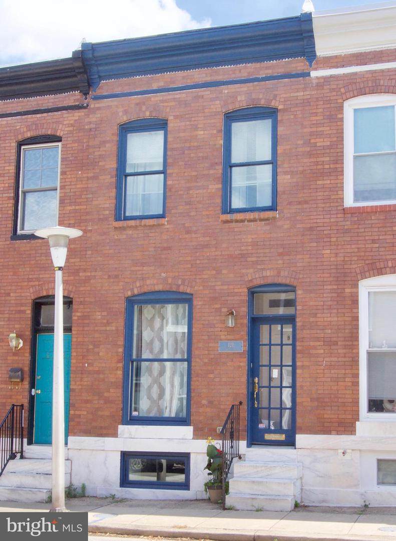 121 Curley Street - Photo 1