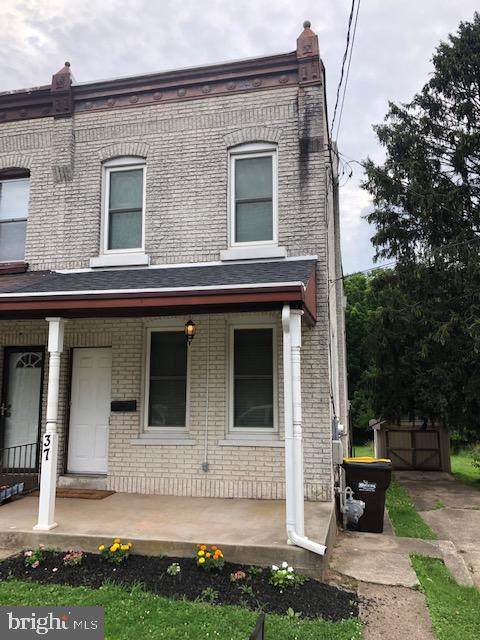 37 Montgomery Avenue - Photo 1