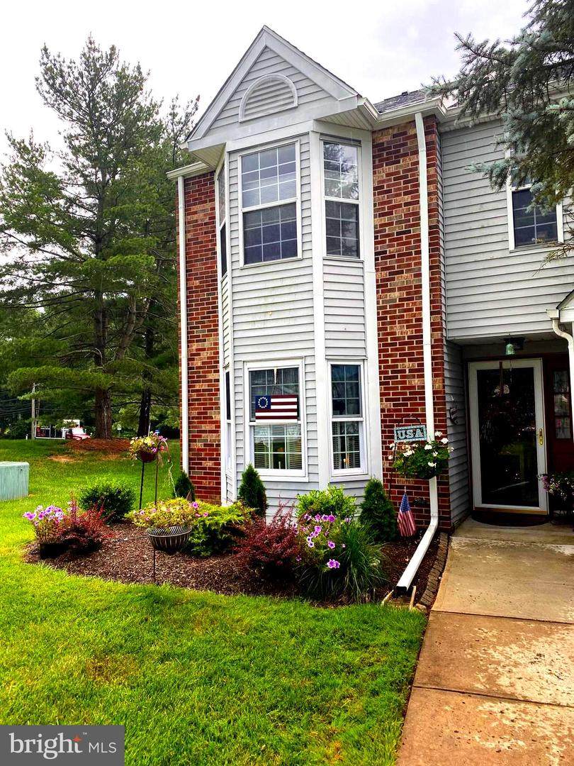 96 Pinewood Drive - Photo 1