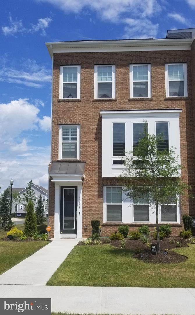 42958 Running Creek Square - Photo 1