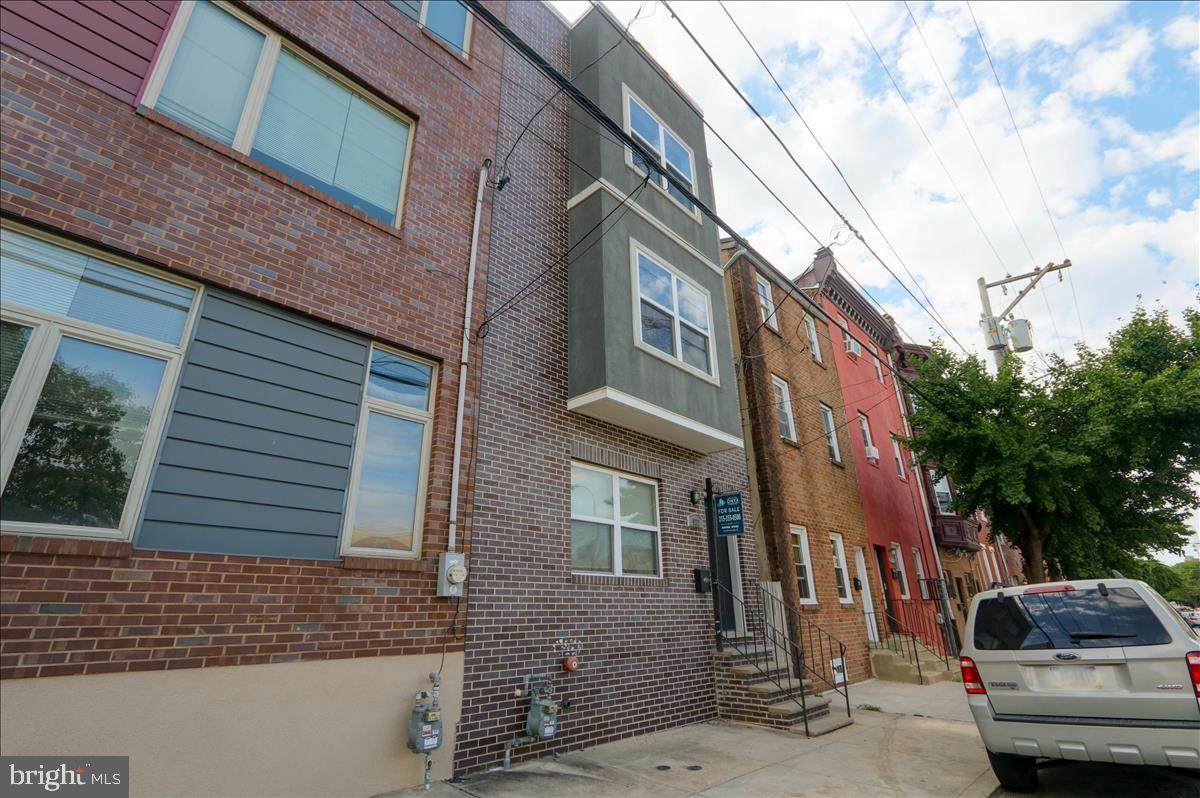 937 6TH Street - Photo 1
