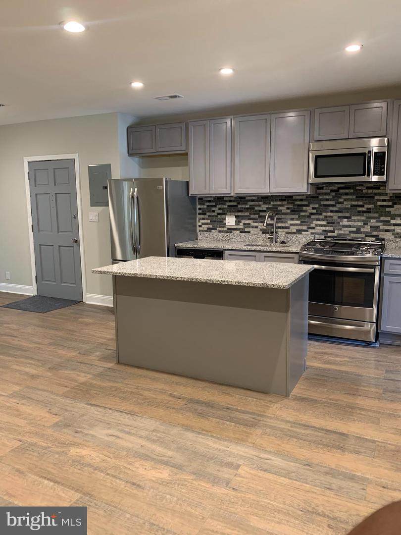 4013 7TH STREET - Photo 1