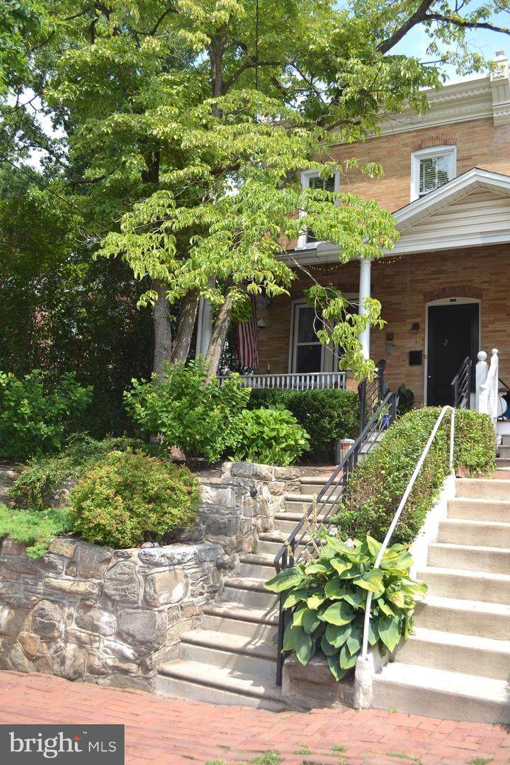 333 4TH Street - Photo 1