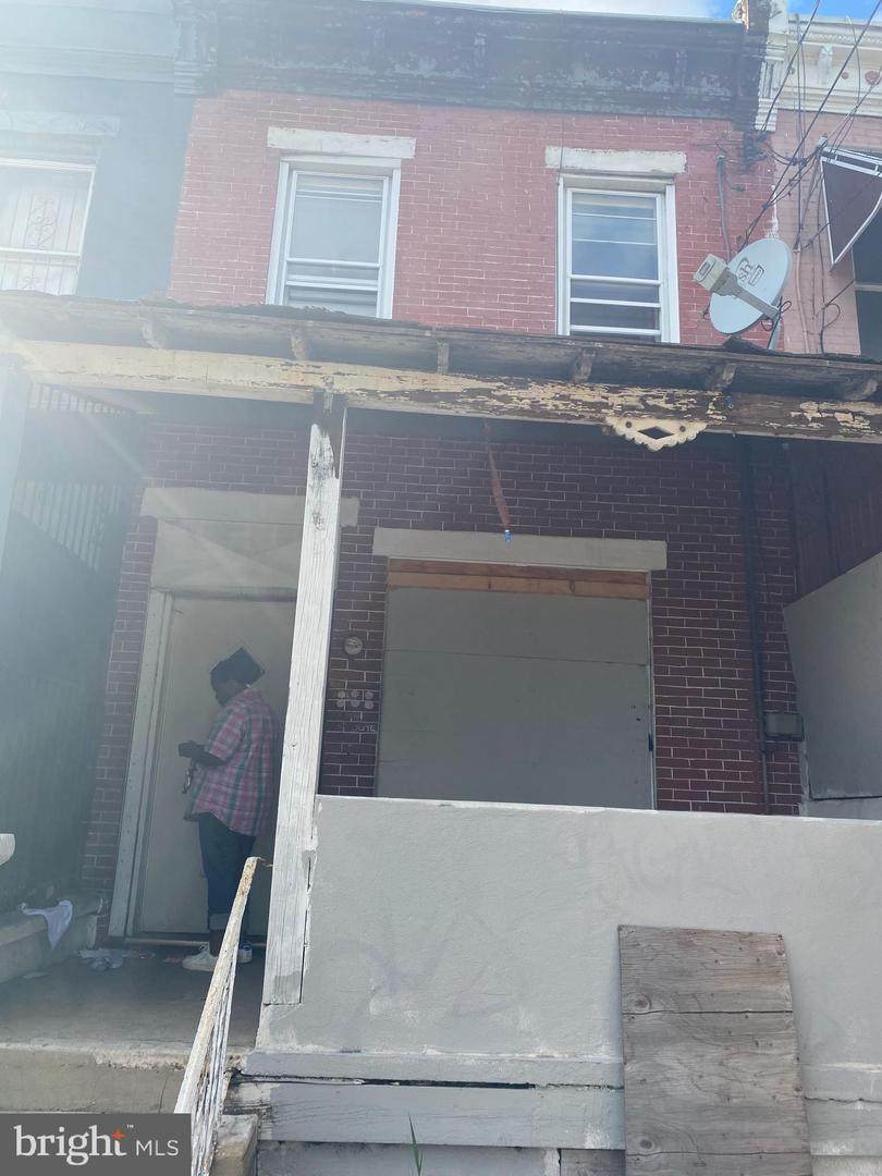 1023 Glenwood Avenue - Photo 1