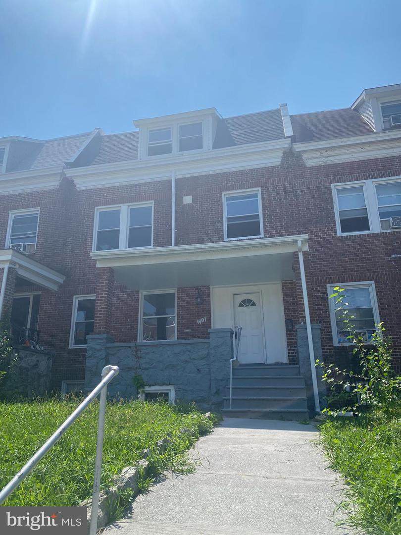 1907 31ST Street - Photo 1