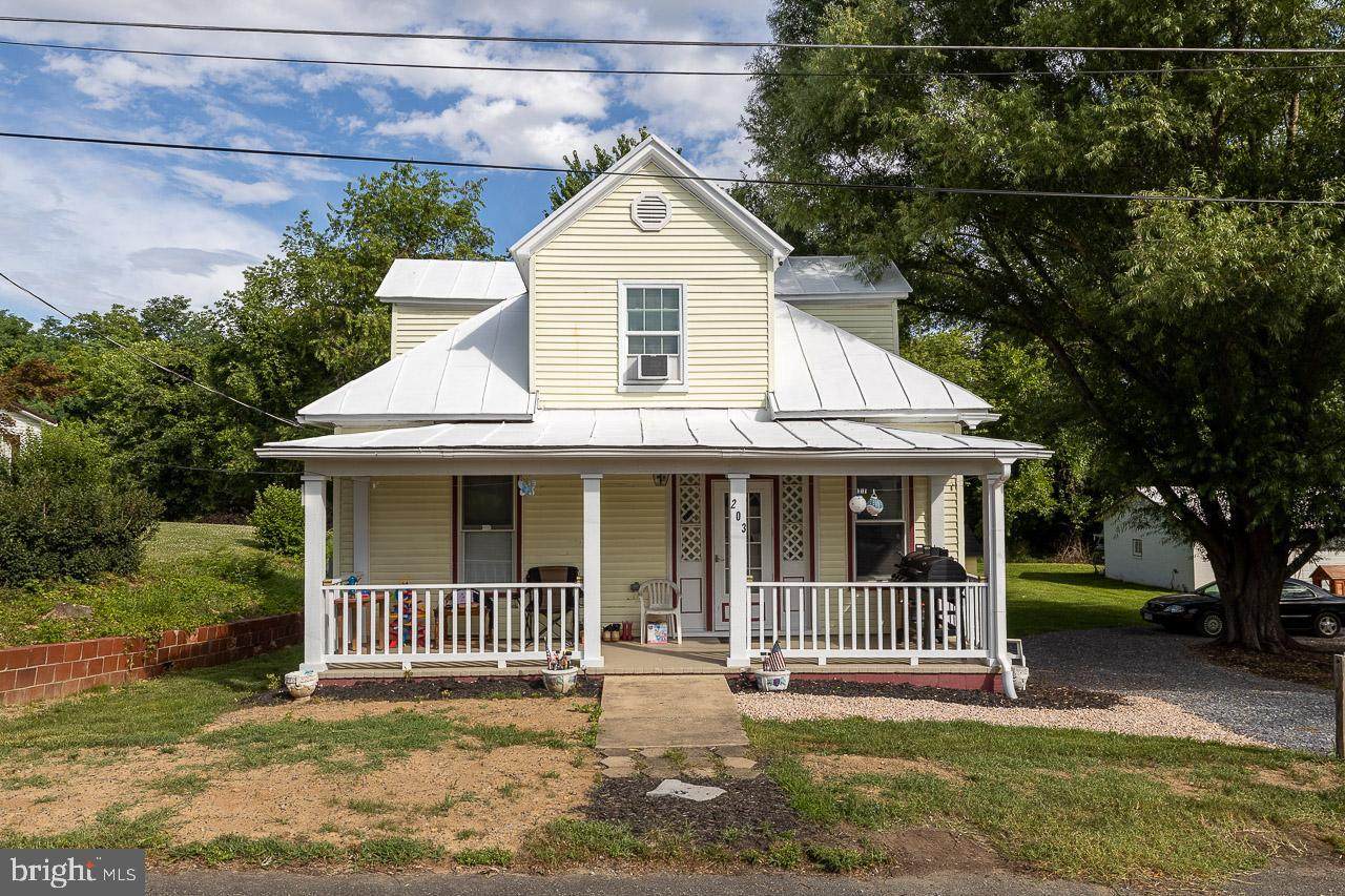 203 Deford Avenue - Photo 1