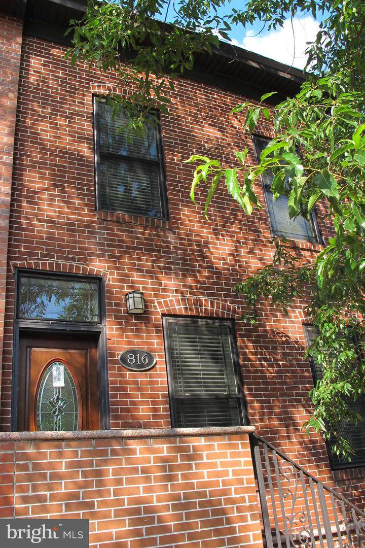 816 Spruce Street - Photo 1